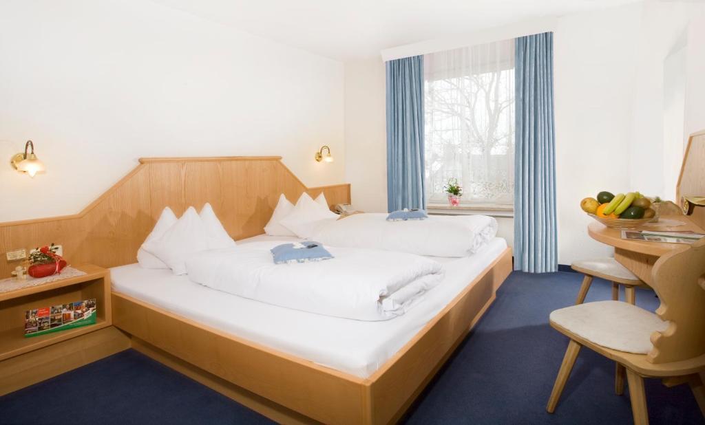 Hotel Drei Loewen Dachau Exteriör bild
