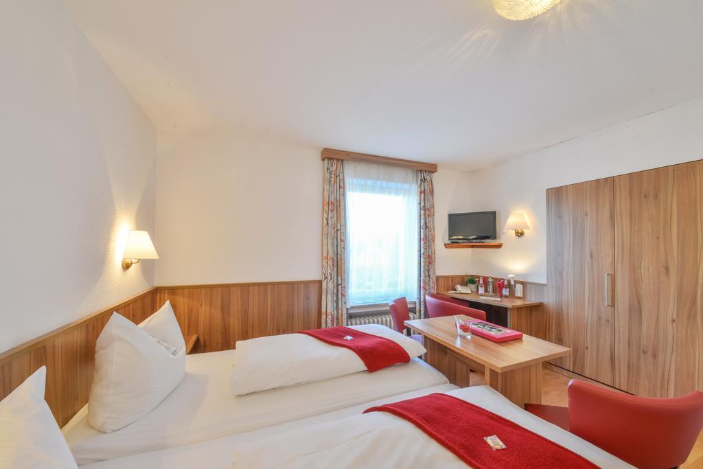 Hotel Drei Loewen Dachau Rum bild