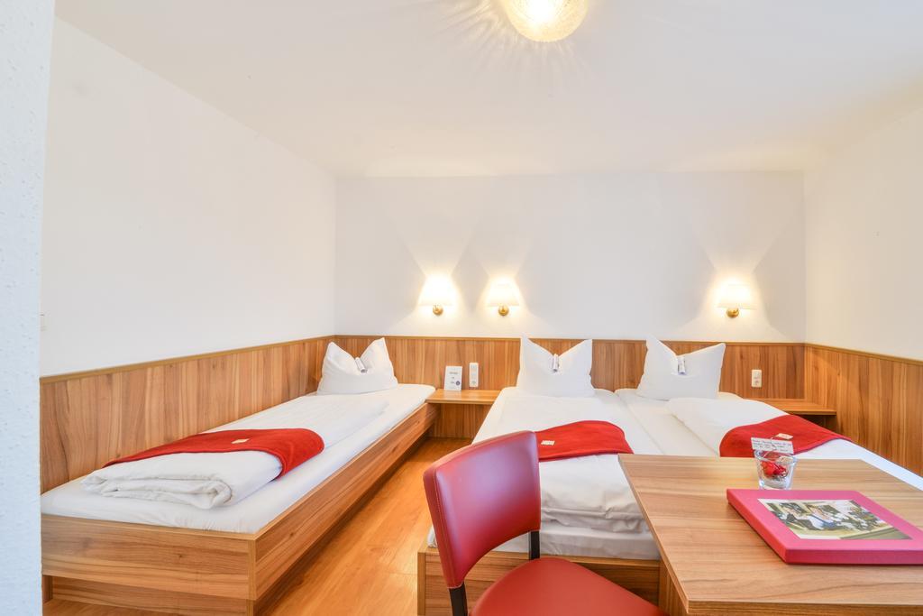 Hotel Drei Loewen Dachau Rum bild