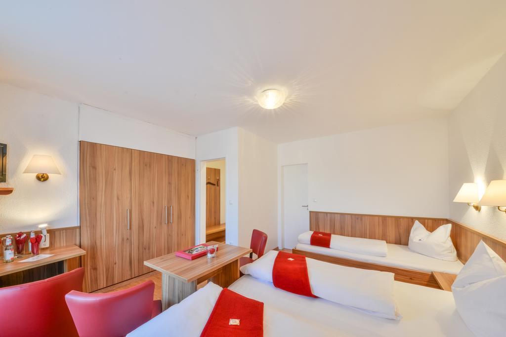 Hotel Drei Loewen Dachau Rum bild