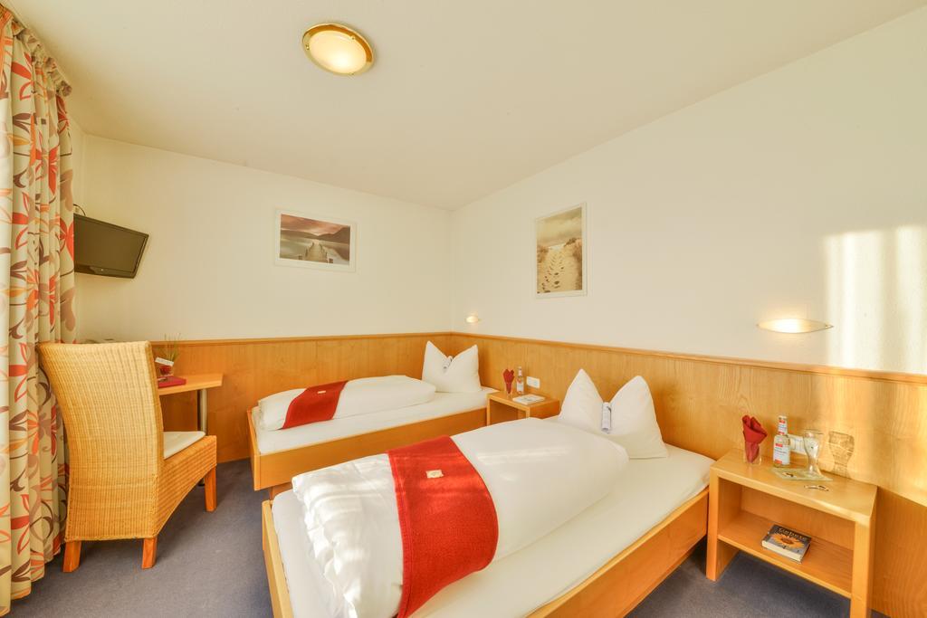 Hotel Drei Loewen Dachau Rum bild