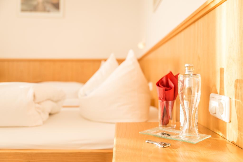 Hotel Drei Loewen Dachau Rum bild