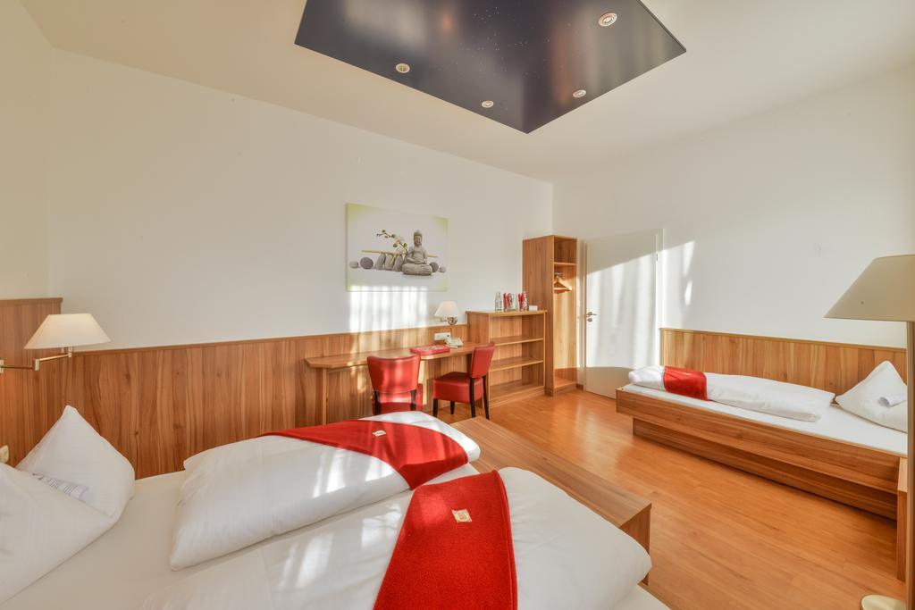 Hotel Drei Loewen Dachau Rum bild