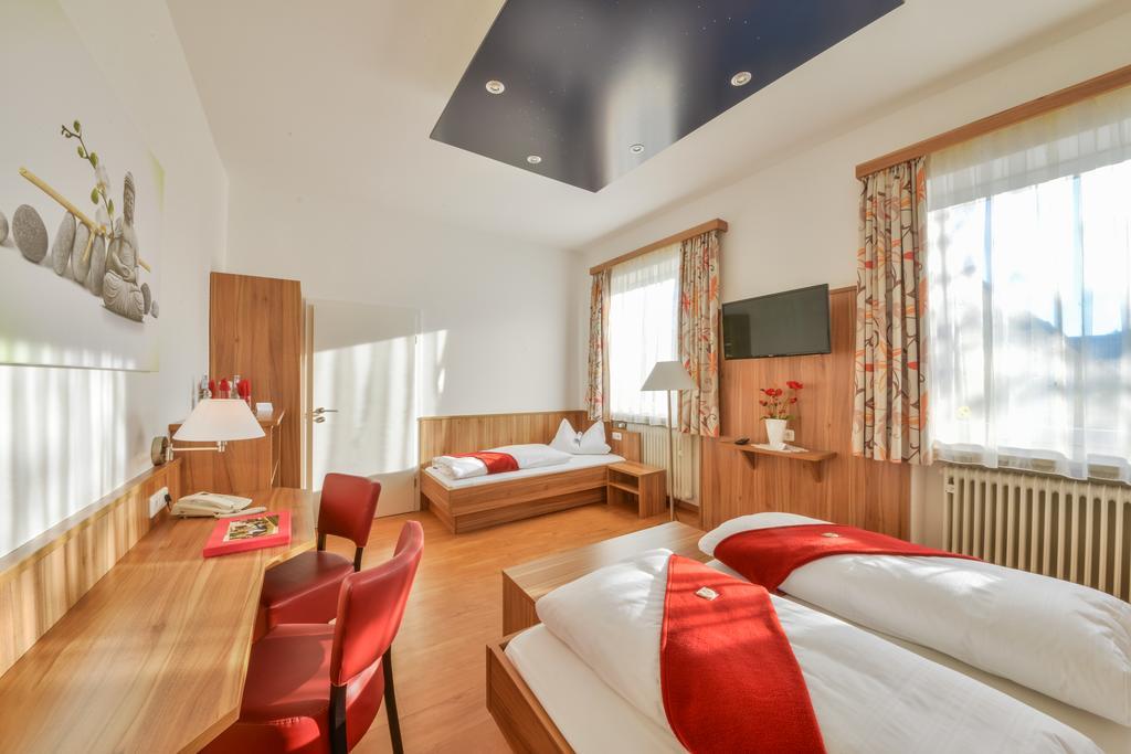 Hotel Drei Loewen Dachau Rum bild