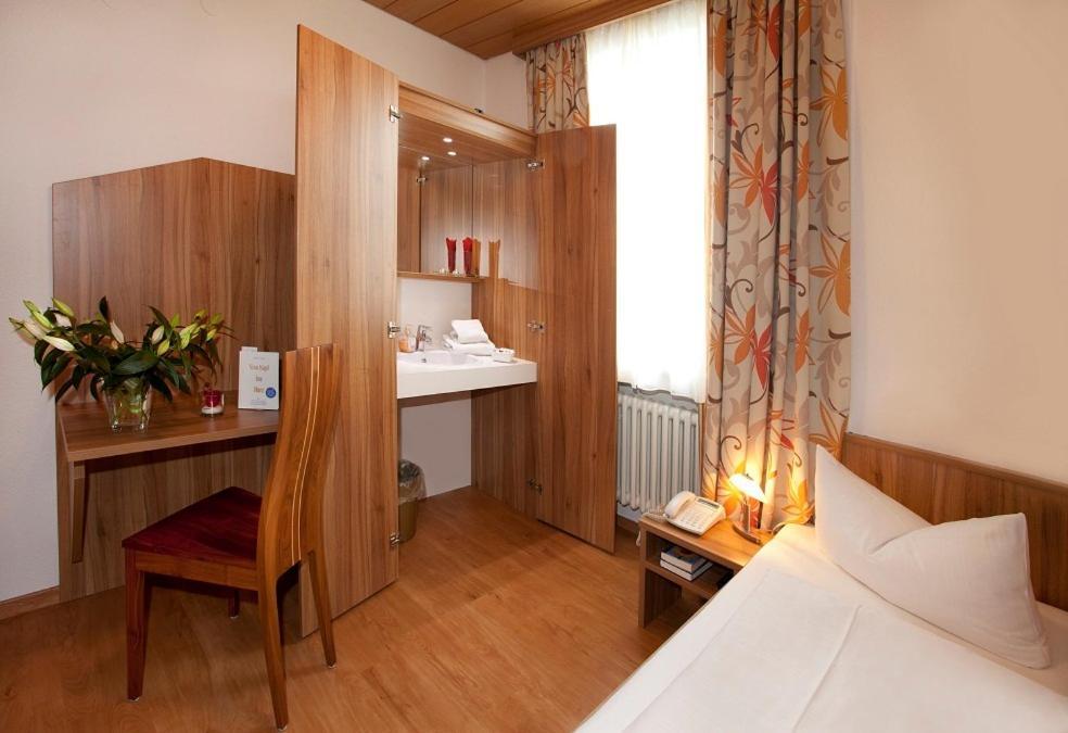Hotel Drei Loewen Dachau Exteriör bild